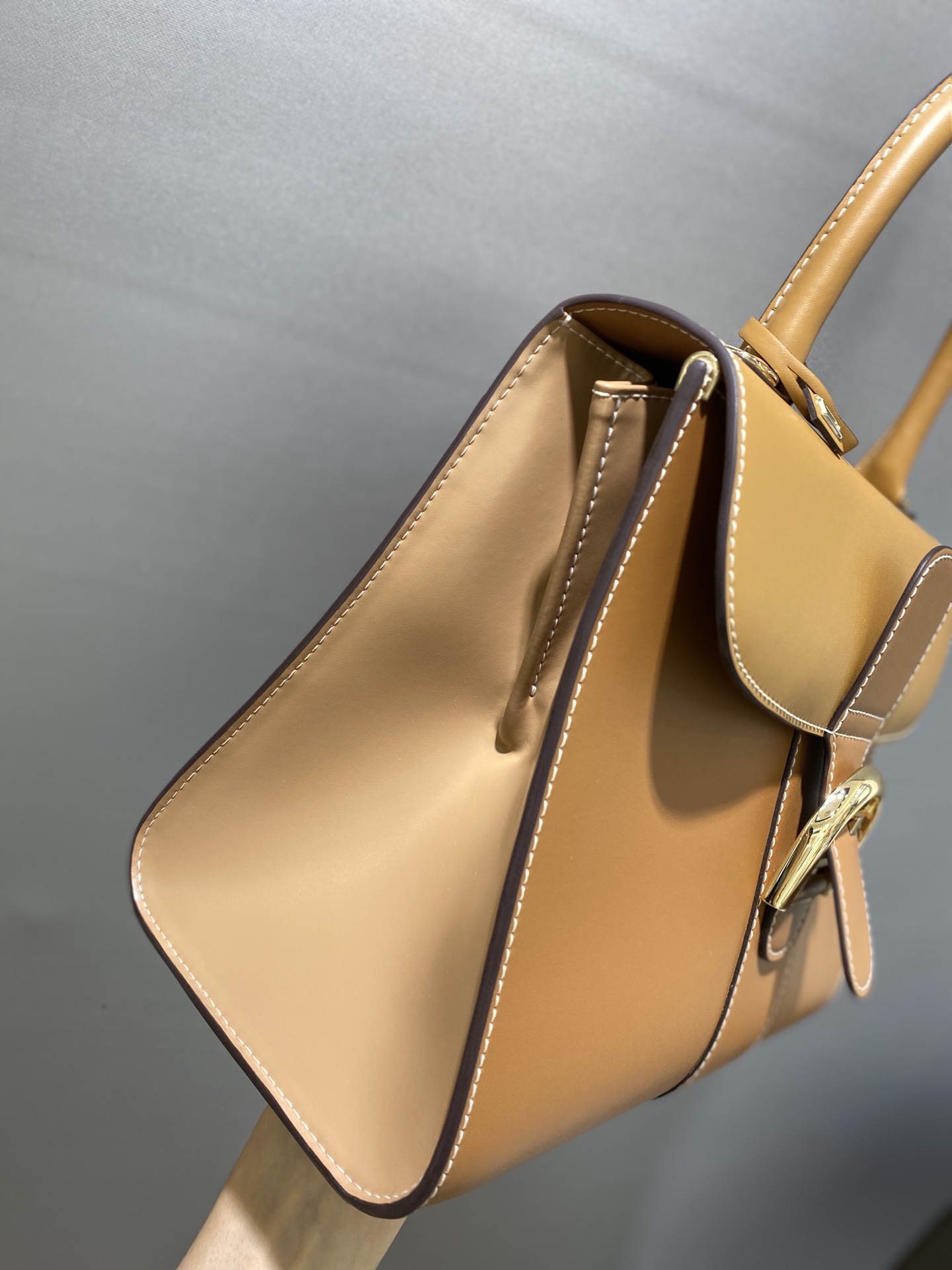 델보 브리앙 박스백 미듐